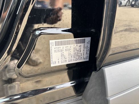 Used 2025 Nissan Rogue SV image 30