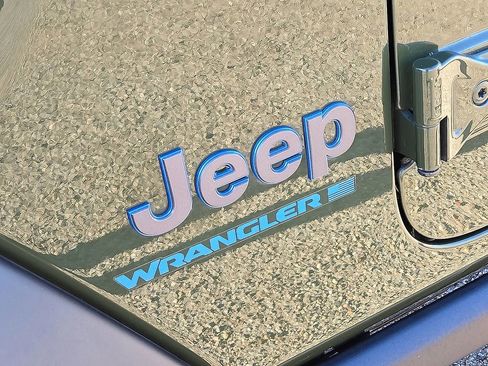 Used 2023 Jeep Wrangler Unlimited Rubicon 4xe image 13