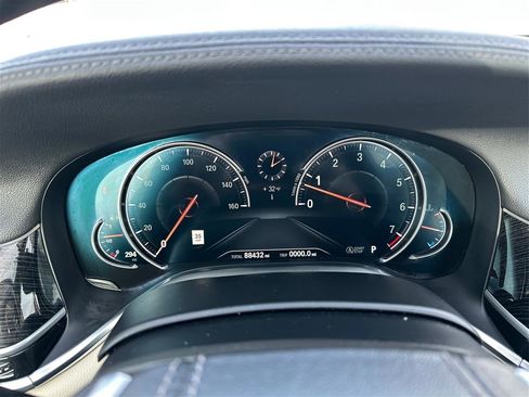 Used 2018 BMW 740i xDrive image 16