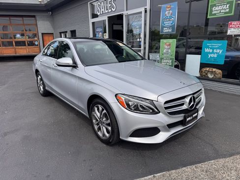 Used 2017 Mercedes-Benz C 300 4MATIC Sedan image 4
