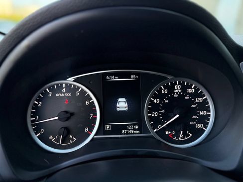 Used 2017 Nissan Sentra SR w/ SR Midnight Edition FWD image 11