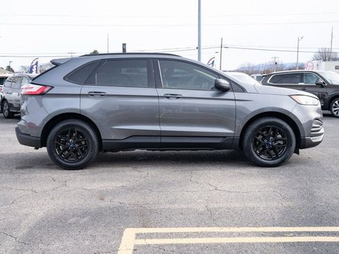 Used 2022 Ford Edge SE image 6