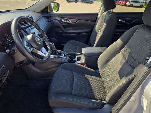 Used 2020 Nissan Rogue SV FWD image 15