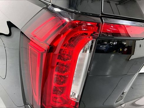 Used 2022 GMC Yukon SLT w/ SLT Luxury Package AWD/4WD image 37