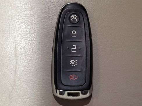 Used 2018 Ford Escape Titanium FWD image 32
