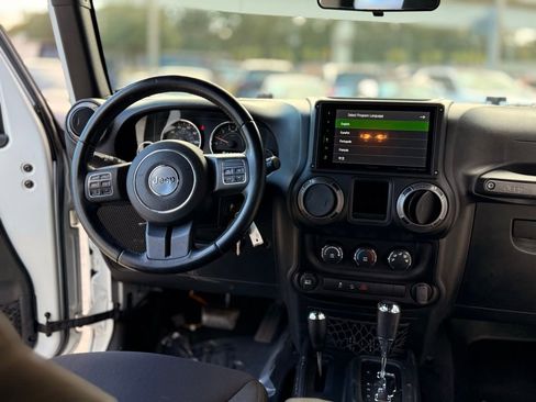 Used 2016 Jeep Wrangler Unlimited Sport w/ Connectivity Group image 14