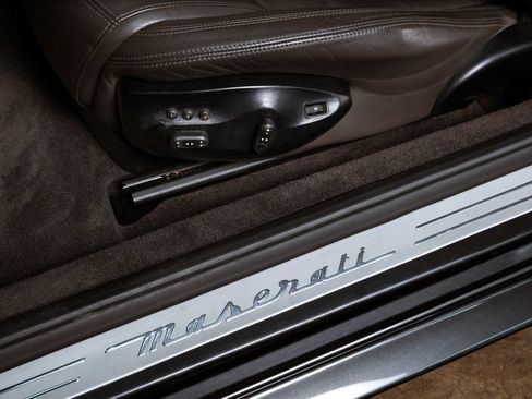 Used 2013 Maserati GranTurismo Sport RWD image 33