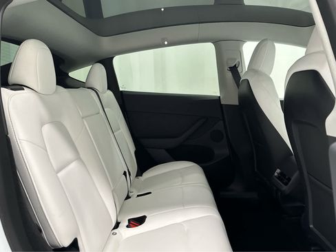 Used 2023 Tesla Model Y Long Range image 21