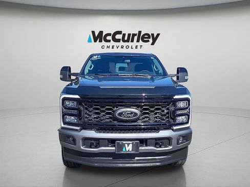 Used 2025 Ford F350 Lariat w/ Black Appearance Package AWD/4WD image 2