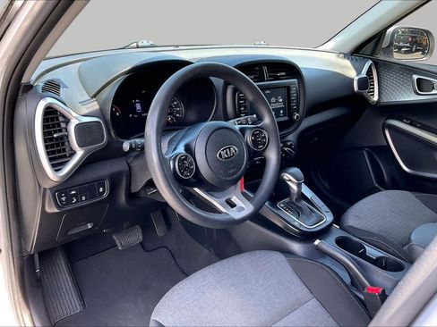 Used 2020 Kia Soul S FWD image 17