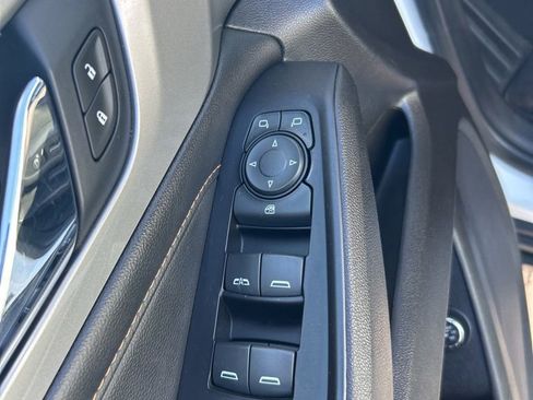 Used 2019 Chevrolet Traverse LT AWD/4WD image 26