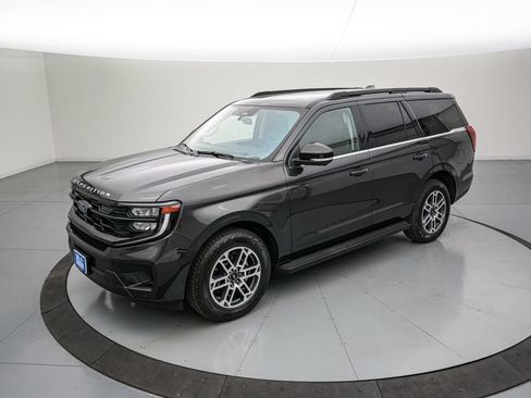 Certified 2025 Ford Expedition Active AWD/4WD image 8