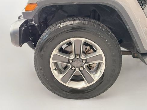 Used 2018 Jeep Wrangler Unlimited Sahara AWD/4WD image 26