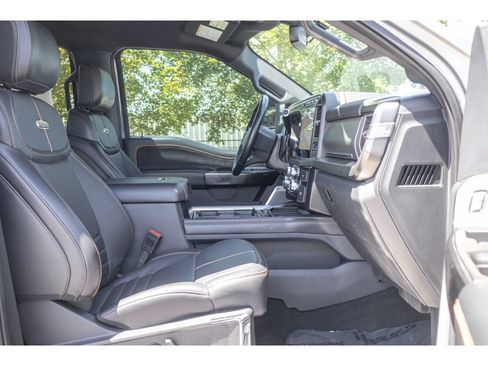 Used 2024 Ford F350 Platinum w/ Tremor Off-Road Package AWD/4WD image 11