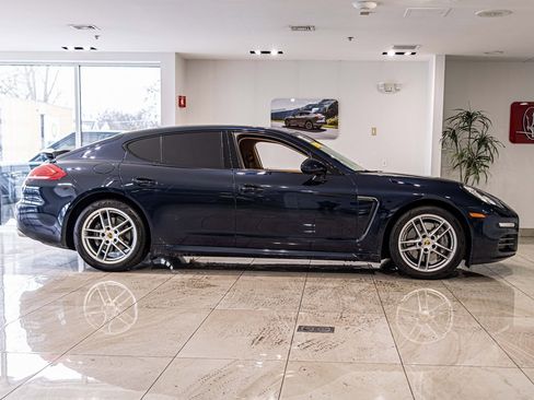Used 2016 Porsche Panamera 4 image 9