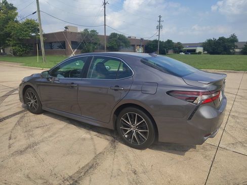 Used 2024 Toyota Camry SE FWD image 7