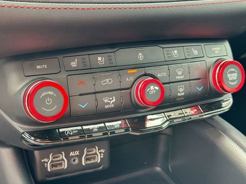 Used 2024 Dodge Durango GT image 19