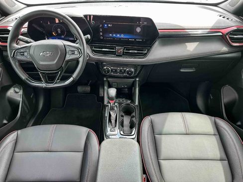 Used 2024 Chevrolet TrailBlazer RS w/ Convenience Package FWD image 11