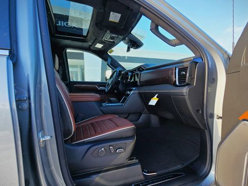 New 2026 GMC Sierra 2500 Denali Ultimate w/ LPO, Black Badging Package image 19