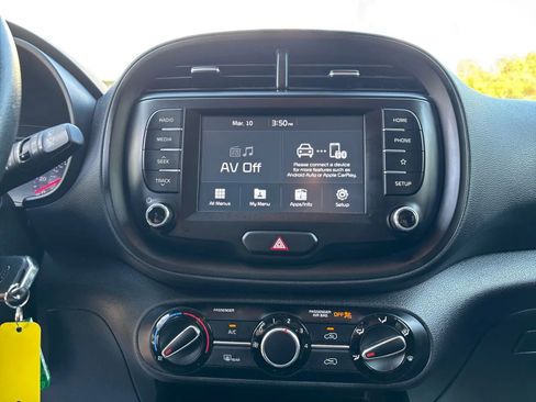 Used 2020 Kia Soul S FWD image 16