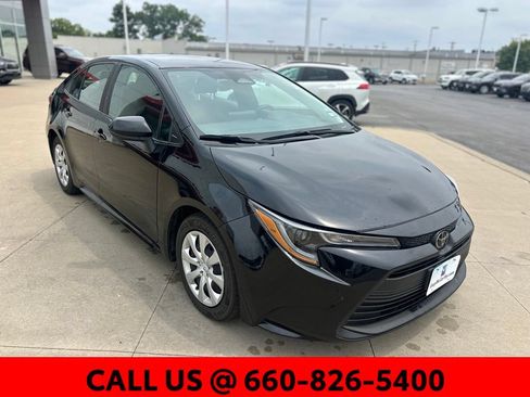 Used 2025 Toyota Corolla LE FWD image 3