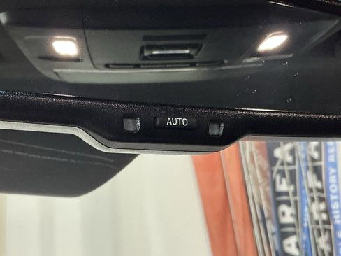 Used 2022 Toyota Avalon XLE image 8