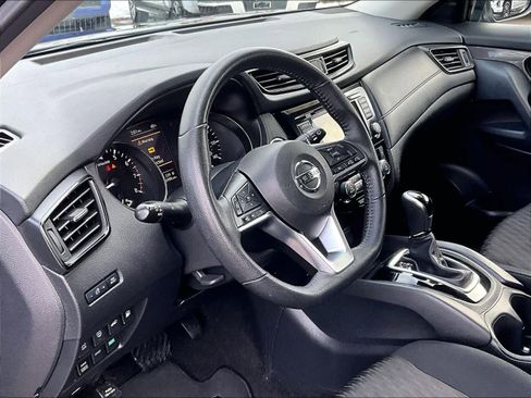 Used 2019 Nissan Rogue SV image 8