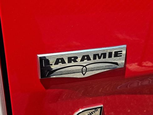 Used 2018 RAM 3500 Laramie AWD/4WD image 10