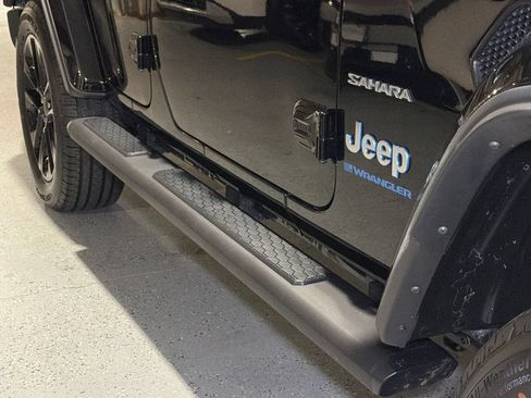 Used 2024 Jeep Wrangler Unlimited Sahara AWD/4WD image 8