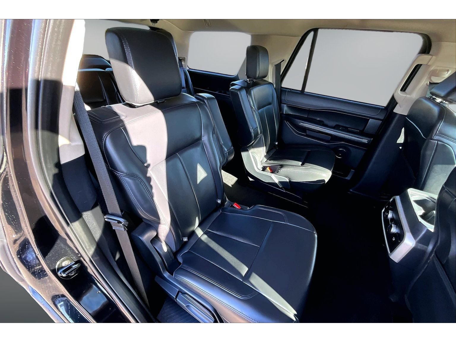 Used 2024 Ford Expedition XLT AWD/4WD image 21