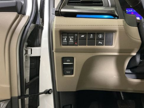 Used 2023 Honda Odyssey Elite image 17