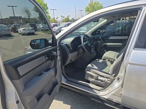 Used 2010 Honda CR-V LX image 9