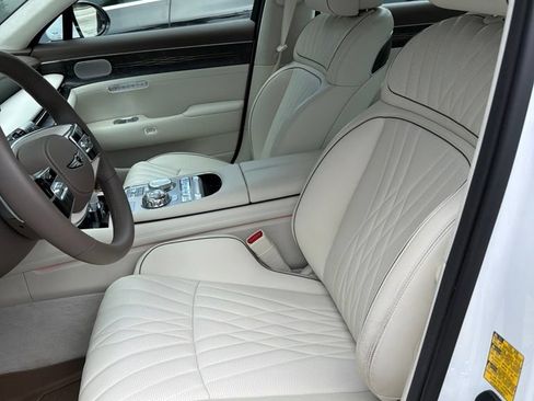 Used 2025 Genesis G90 3.5T AWD/4WD image 5