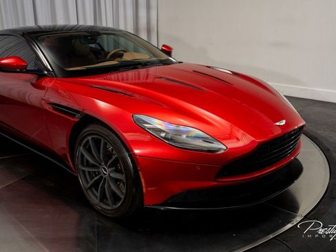 Used 2020 Aston Martin DB11 AMR image 2