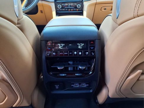 Used 2025 Jeep Grand Cherokee L Summit AWD/4WD image 29