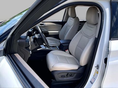 Used 2023 Ford Explorer Platinum w/ Technology Package AWD/4WD image 12