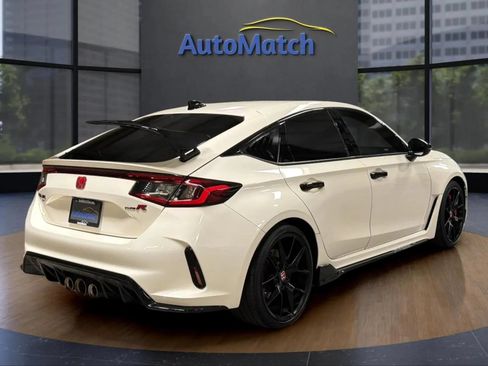 Used 2024 Honda Civic Type R image 10