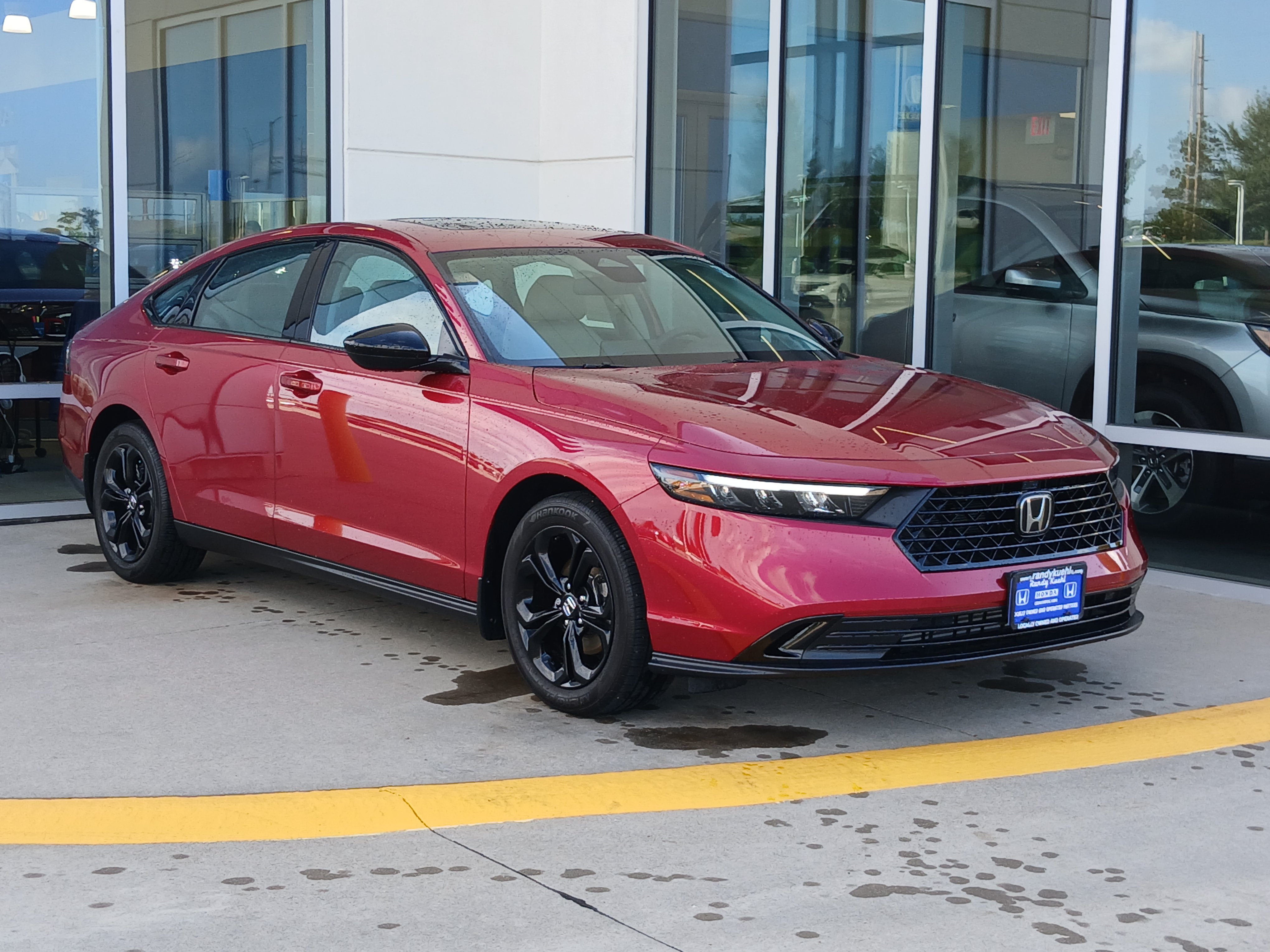 Used 2025 Honda Accord SE image 5