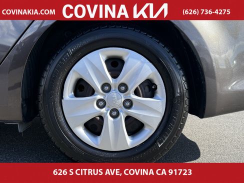 Used 2017 Kia Forte LX image 11