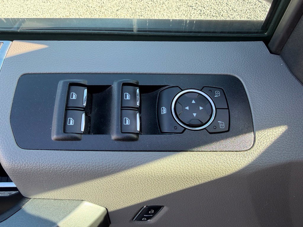 Used 2018 Ford F150 XLT w/ Equipment Group 302A Luxury AWD/4WD image 15