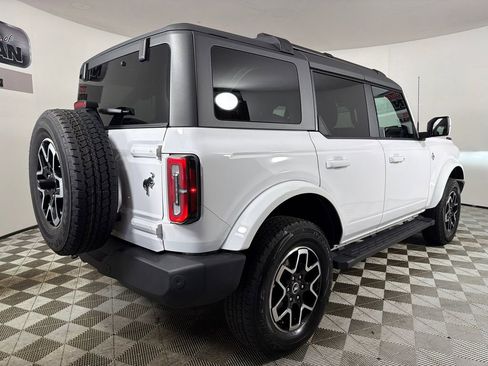 Used 2024 Ford Bronco Outer Banks image 4