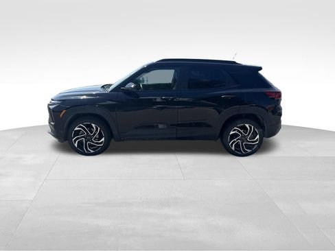 Used 2025 Chevrolet TrailBlazer RS w/ Driver Confidence Package AWD/4WD image 3