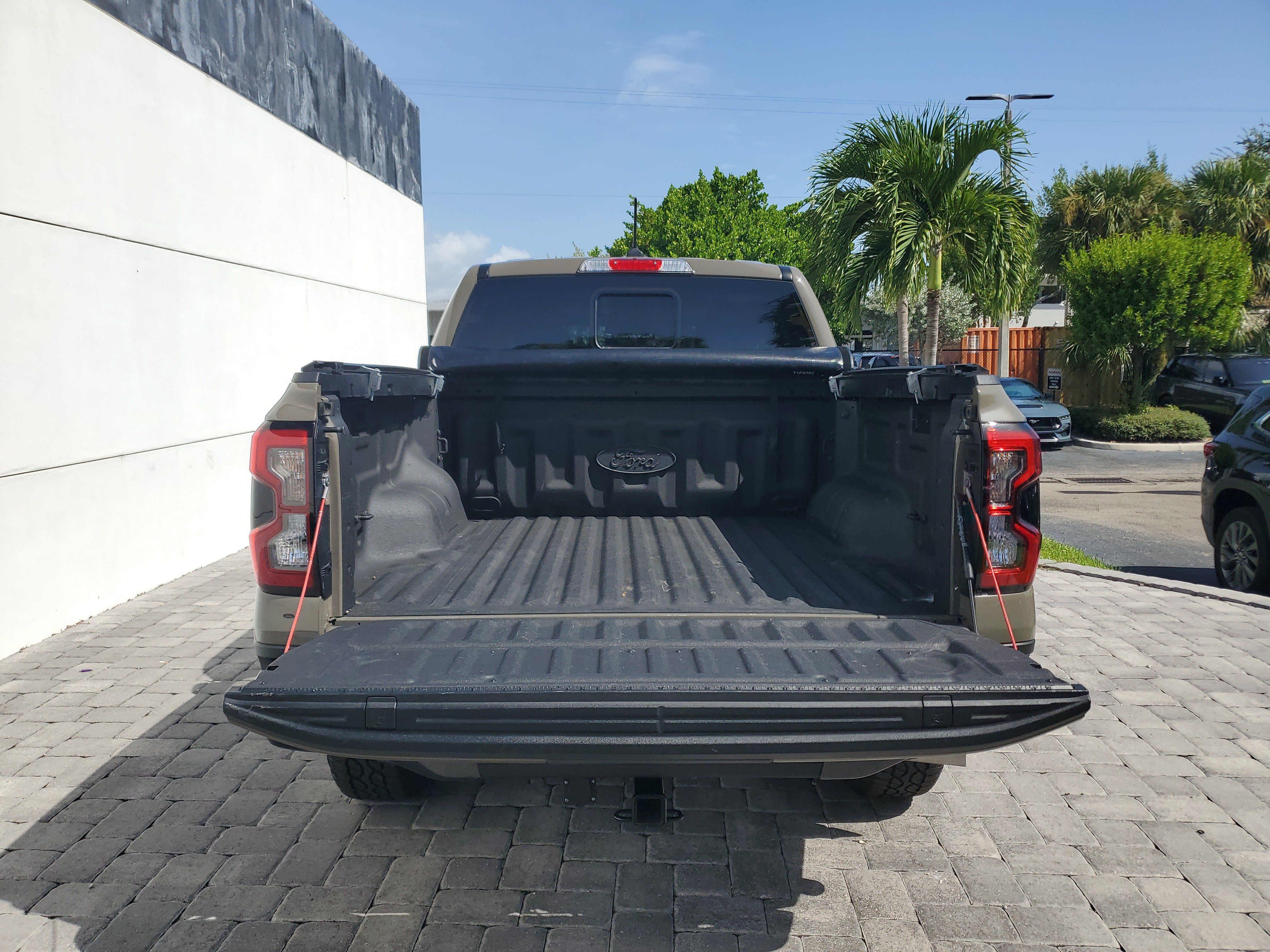 Used 2025 Ford Ranger Lariat w/ FX4 Off-Road Package AWD/4WD image 9