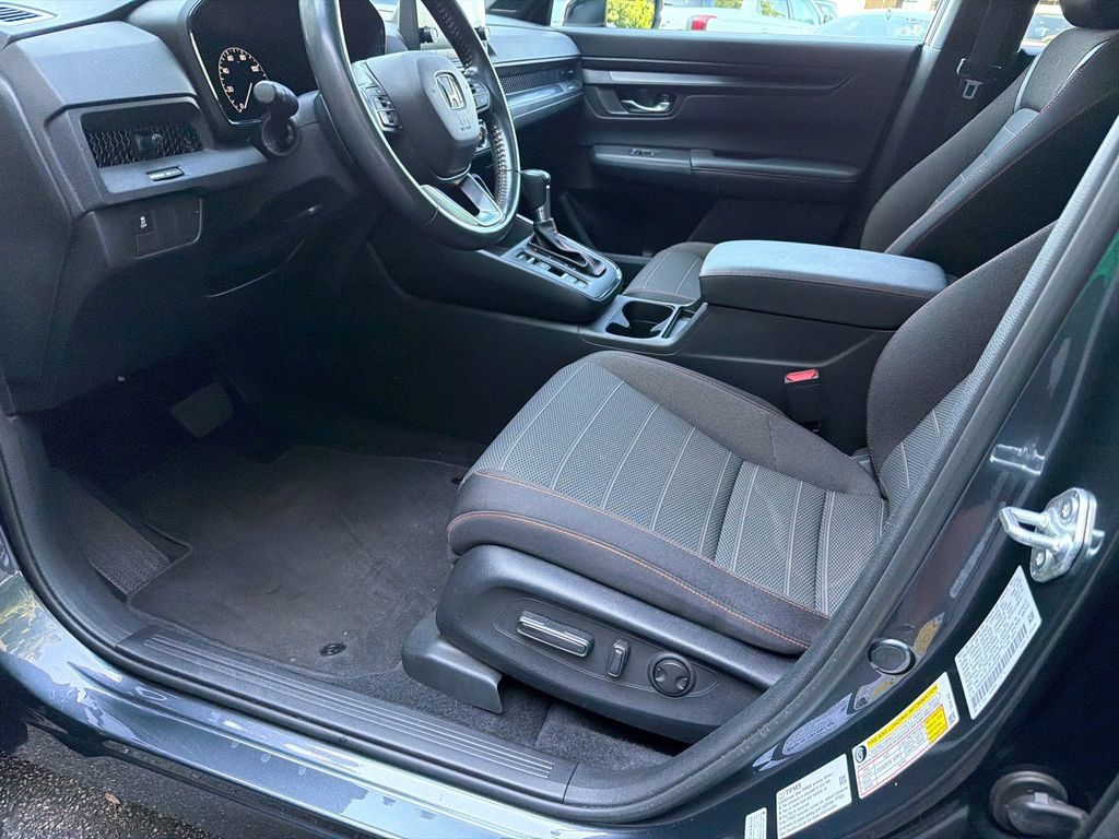 Used 2023 Honda CR-V Sport image 9