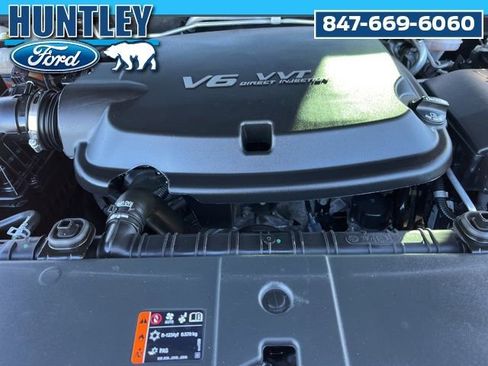 Used 2021 GMC Canyon AT4 w/ Driver Alert Package image 9