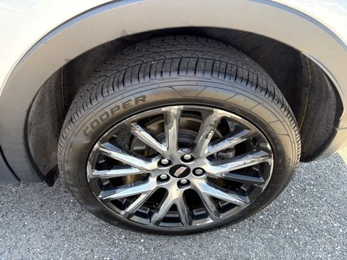 Used 2019 Cadillac XT4 Sport image 16