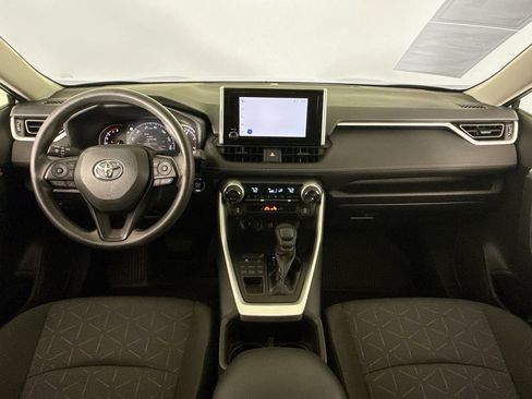 Used 2024 Toyota RAV4 XLE AWD/4WD image 9
