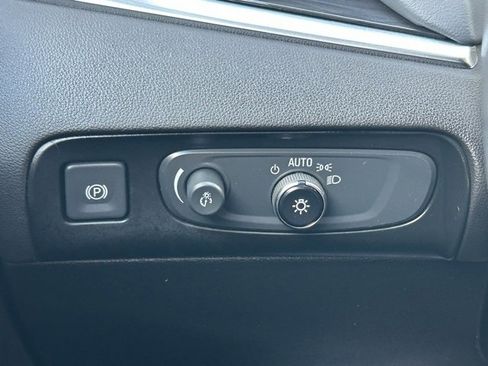 Used 2021 Buick Enclave Essence w/ Sound and Sites Package image 21