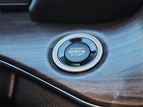 Used 2023 Jeep Grand Cherokee Overland image 29