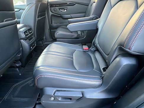 Certified 2025 Honda Pilot TrailSport image 19